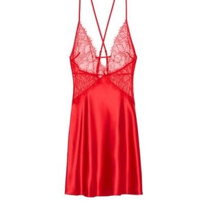 VICTORIA'S SECRET- VERY SEXY: Lace Plunge Slip